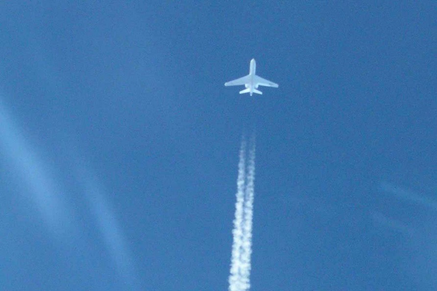 Gulfstream at cruise altitude.